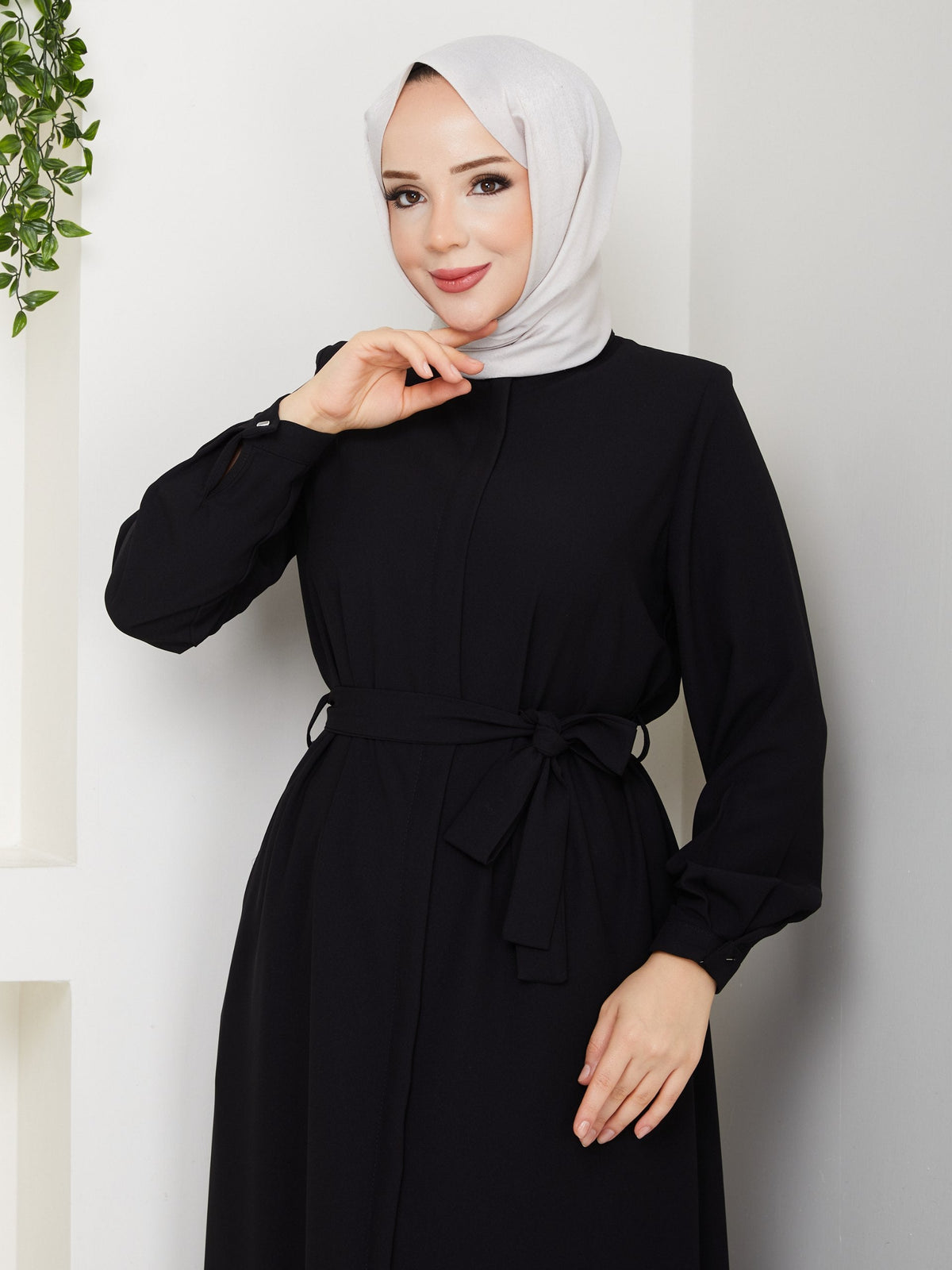 Siyah krep ferace tam kalıp
