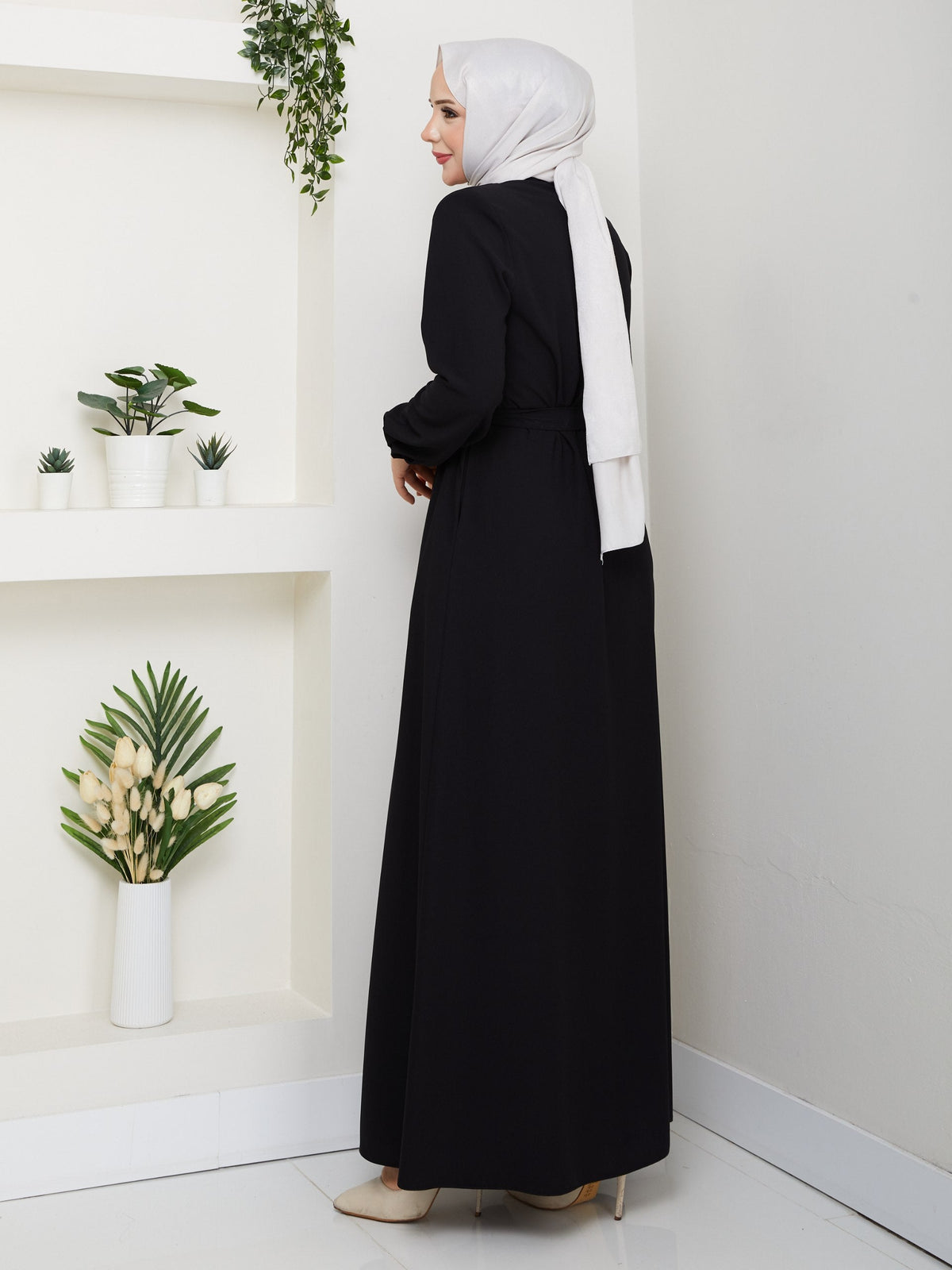 Siyah Medine ipeği fırfırlı ferace